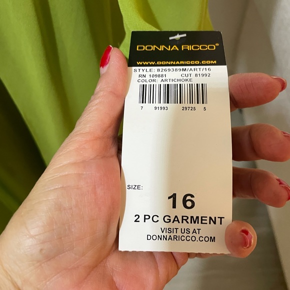 Donna Ricco 2‎ Piece Silk V neck Top & Skirt Sz 16 - Picture 5 of 16